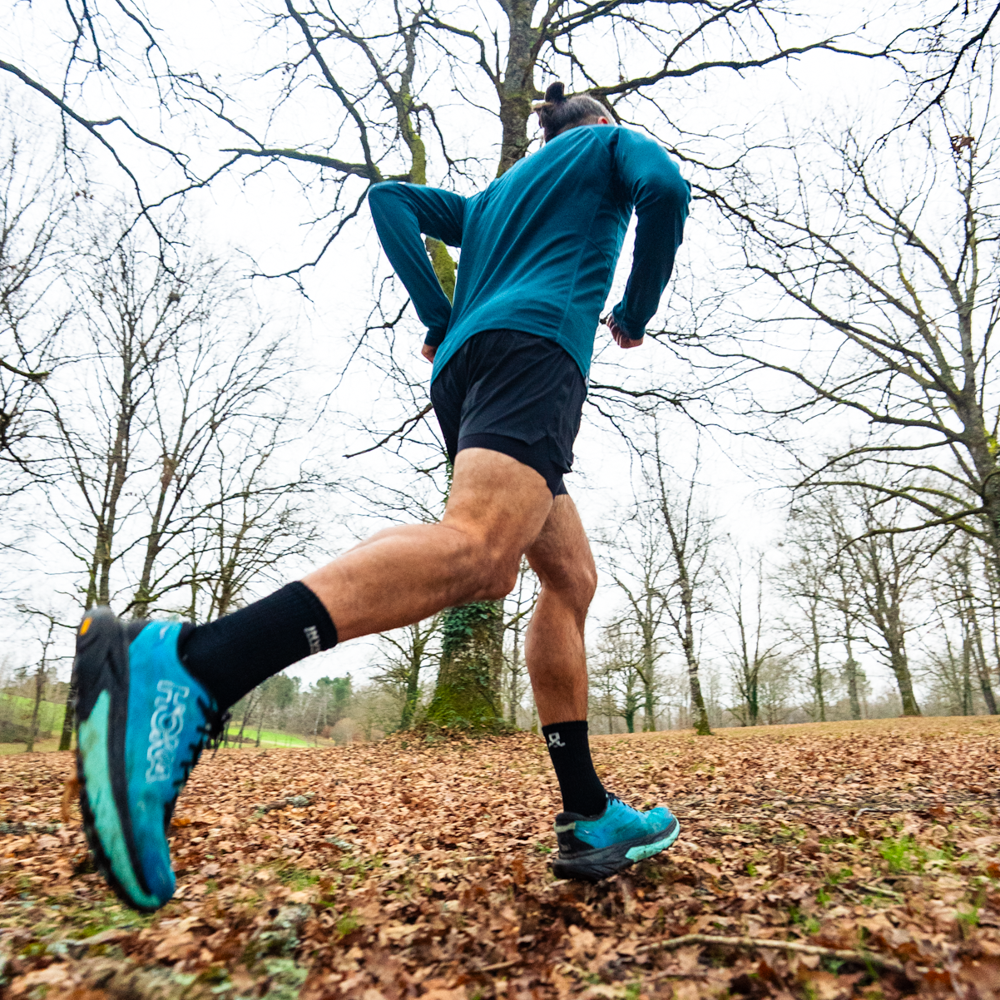 Invisible Company 美麗諾羊毛越野跑輕量中筒五趾襪 [黑色]