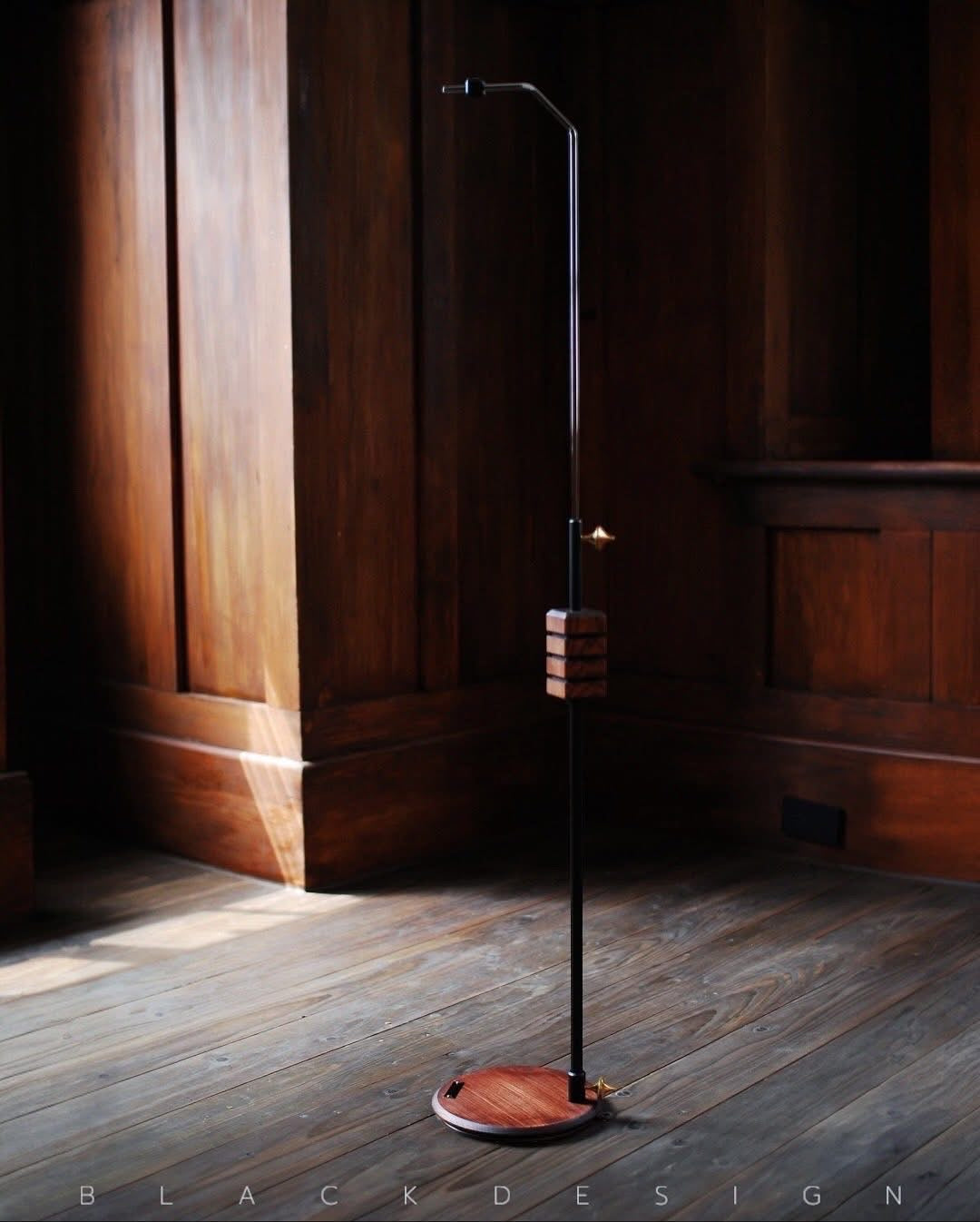 BLACK DESIGN KOKI 自立燈柱