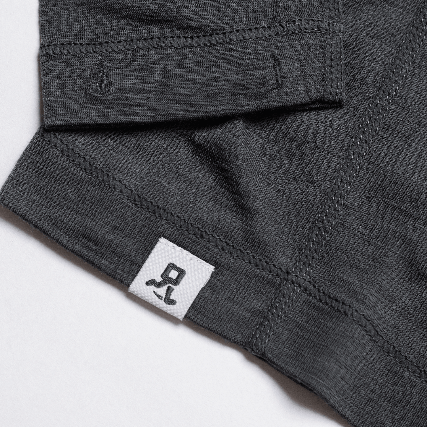 Invisible Company X The Peak Hunter 美麗諾羊毛機能越野跑長袖T恤