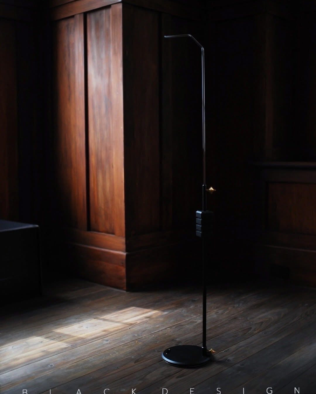BLACK DESIGN KOKI 自立燈柱