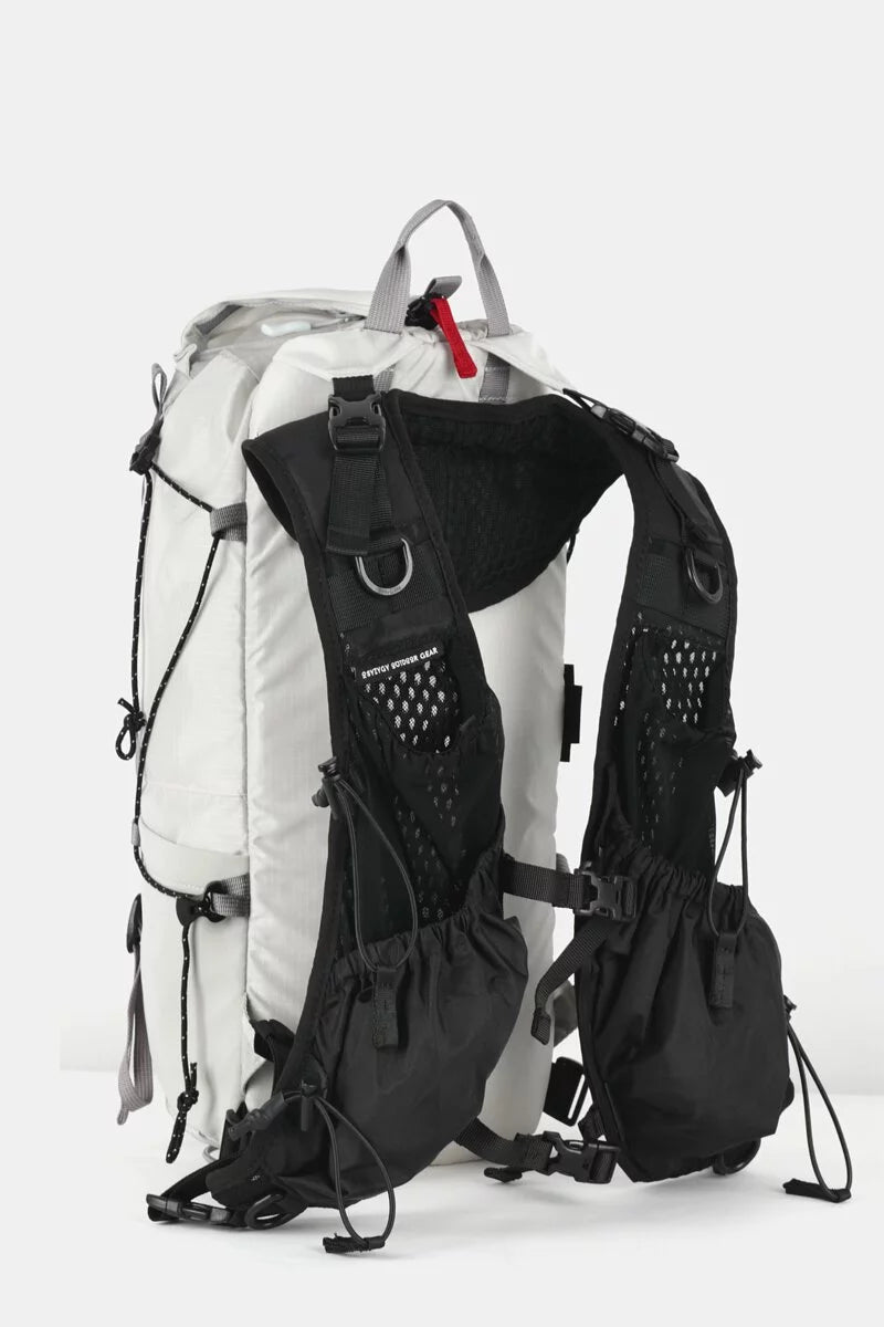 Syzygy Outdoor Carrier Pack 18L 輕盈自在攻頂包 White
