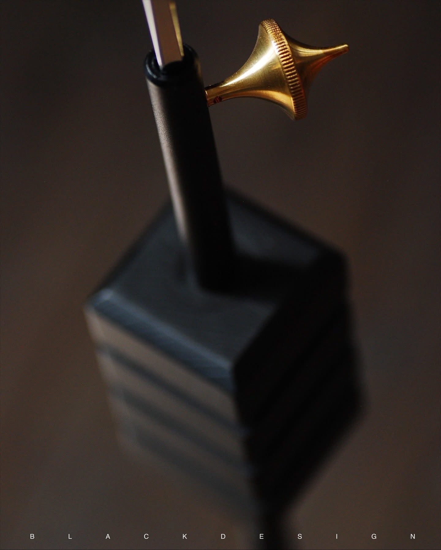 BLACK DESIGN KOKI 自立燈柱