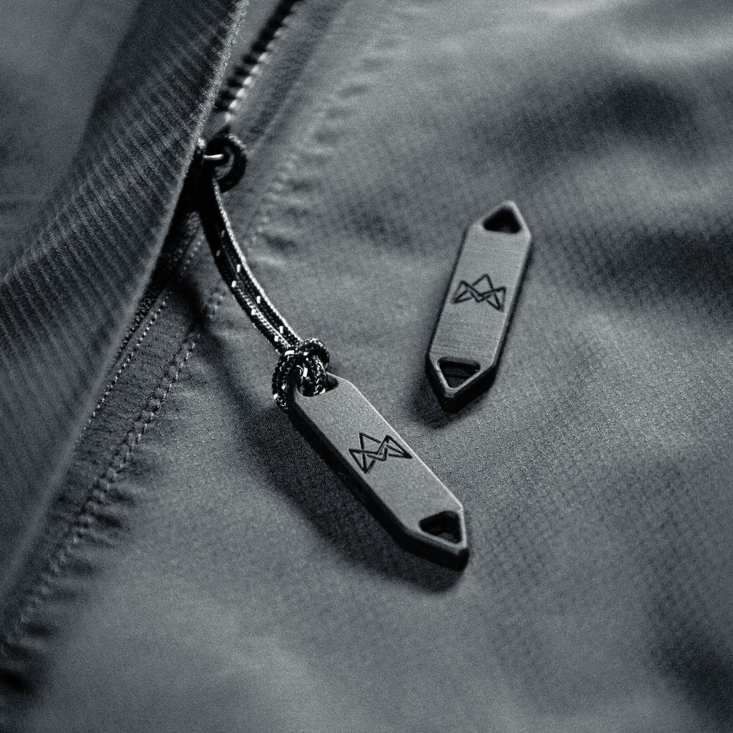 MOUNT DIMENSION The Obsidian 哨子