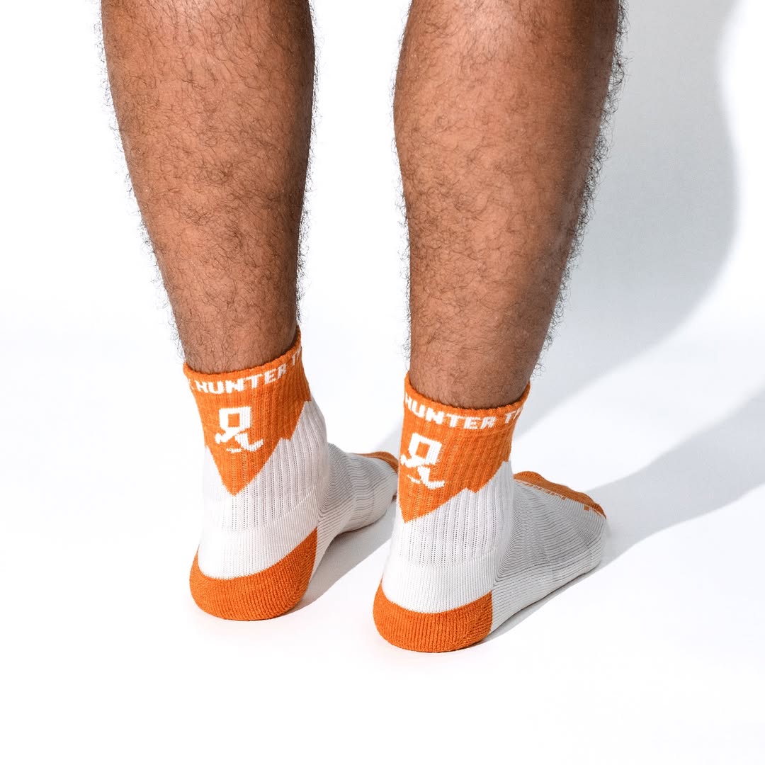 Invisible Company X The Peak Hunter 美麗諾羊毛中筒襪