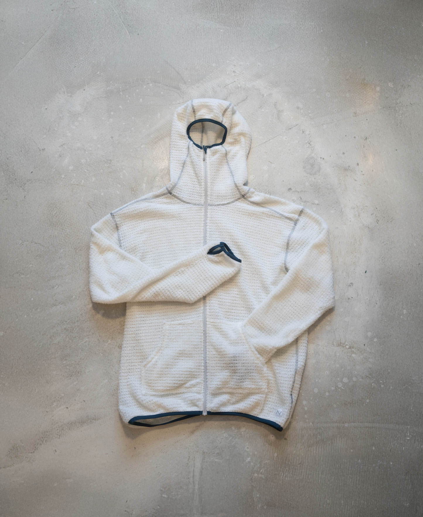 NB Alpha 001 - Iceblue